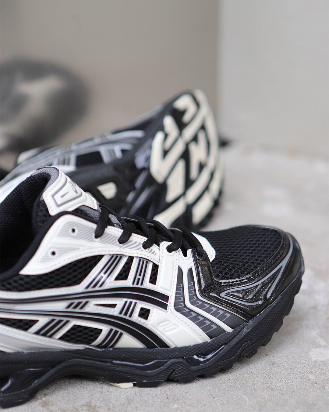 ASICS Gel-Kayano 14 Baskets Black Cream